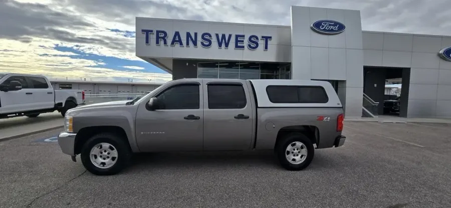 2012 Chevrolet Silverado 1500 | Photo 3 of 29