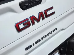 2025 GMC Sierra 1500 AT4 | Thumbnail Photo 14 of 32