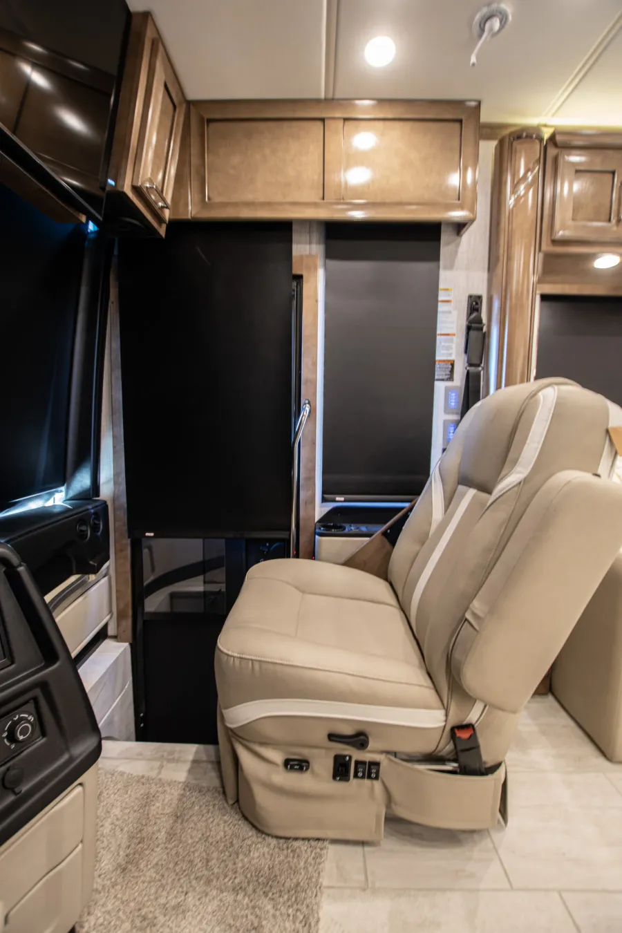 2024 Newmar Ventana 4037 | Photo 8 of 20