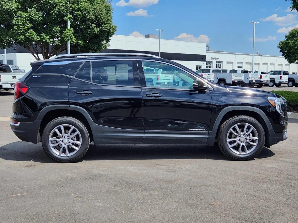 2022 GMC Terrain SLT 