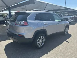 2019 Jeep Cherokee Latitude Plus | Thumbnail Photo 4 of 23