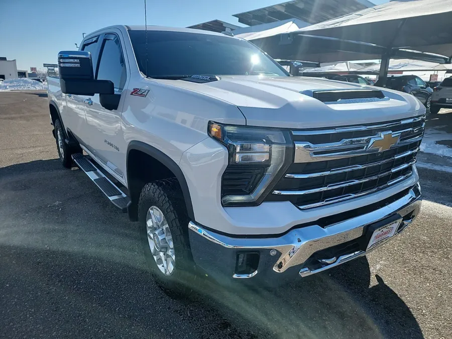 2024 Chevrolet Silverado 2500HD LTZ | Photo 7 of 20