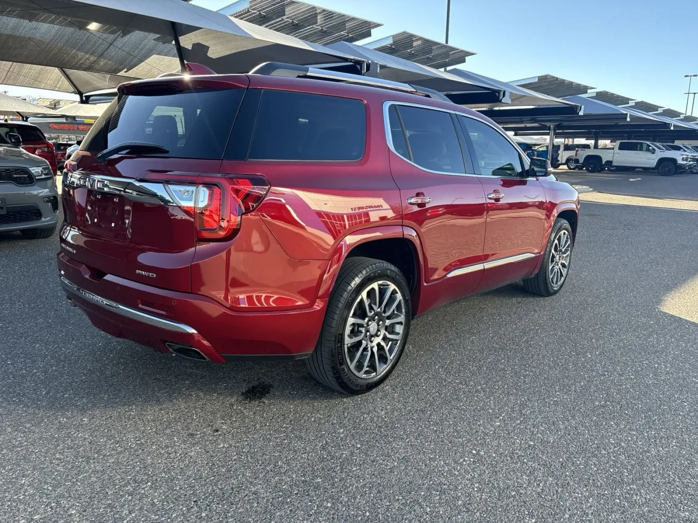 2020 GMC Acadia Denali | Photo 4 of 26