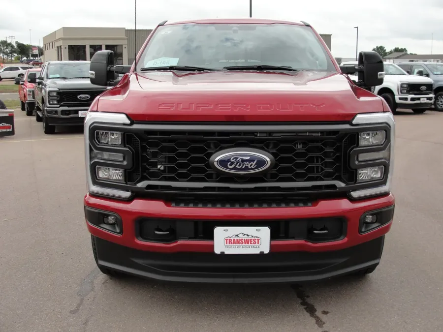 2024 Ford F-350 | Photo 8 of 19