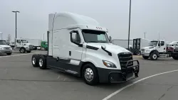 2023 Freightliner Cascadia 126 | Thumbnail Photo 3 of 22