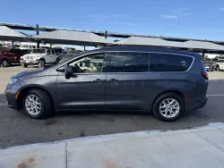 2022 Chrysler Pacifica Touring L | Thumbnail Photo 5 of 17