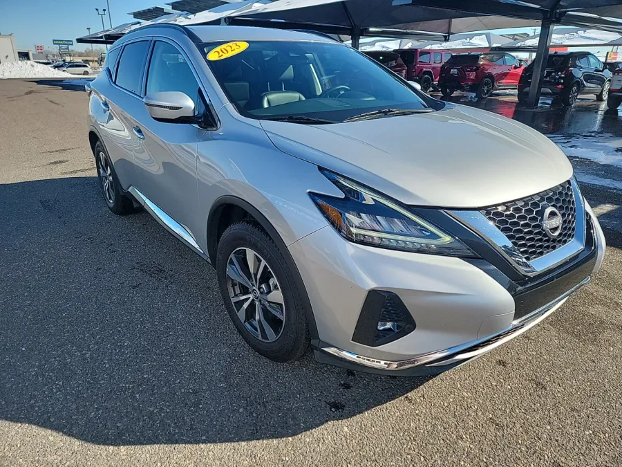 2023 Nissan Murano SV | Photo 7 of 16