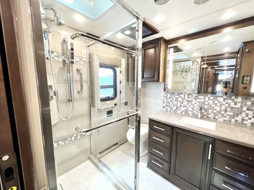 2023 Newmar Supreme Aire 4509 | Photo 20 of 37