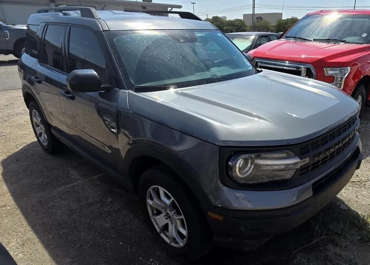 2021 Ford Bronco Sport | Photo 2 of 3