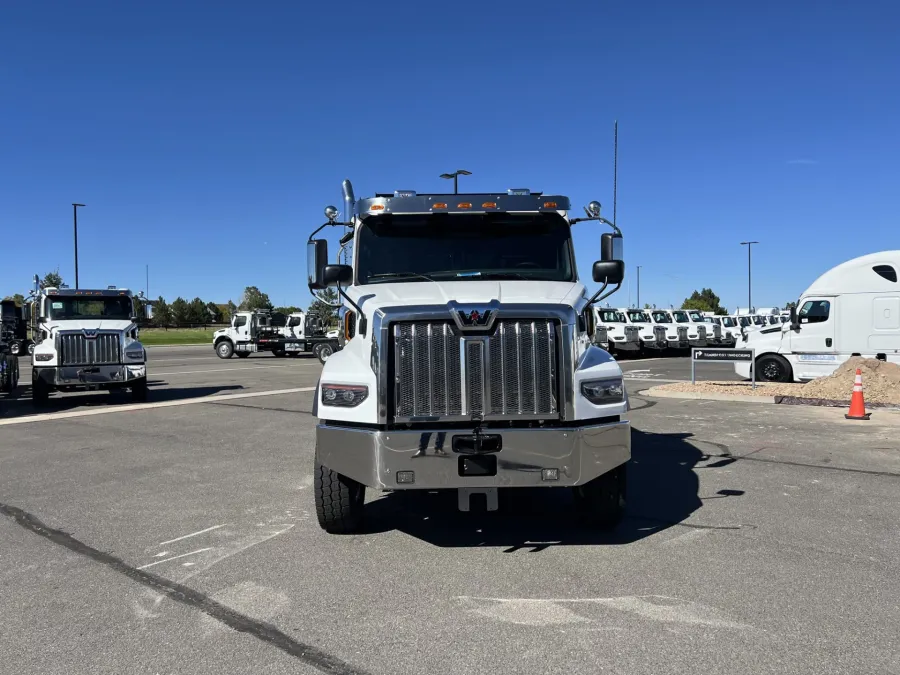 2025 Western Star 47X | Photo 2 of 16