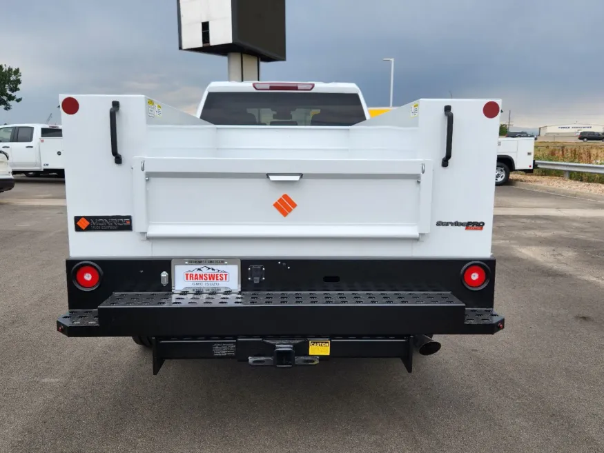 2024 GMC Sierra 2500HD Pro | Photo 11 of 27