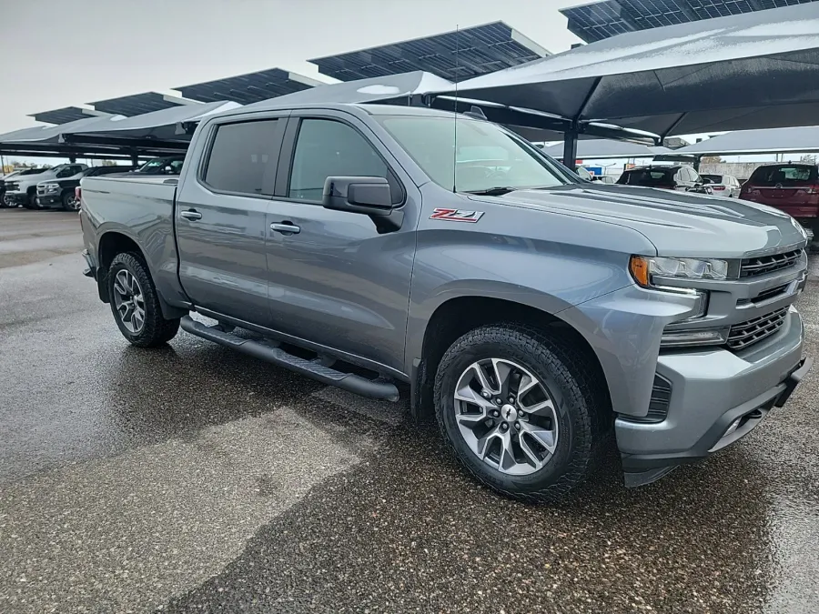 2021 Chevrolet Silverado 1500 RST | Photo 7 of 17