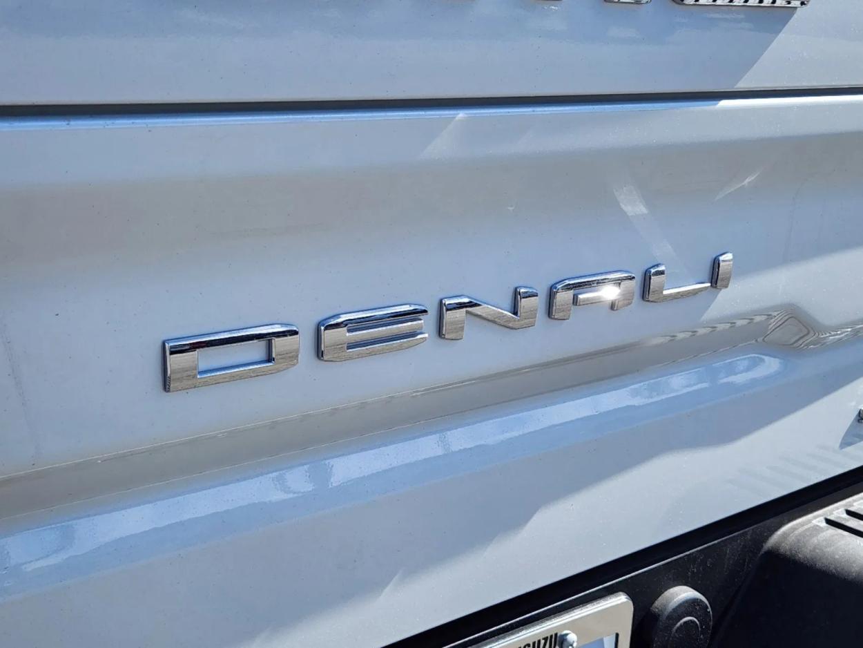 2024 GMC Sierra 1500 Denali | Photo 11 of 29