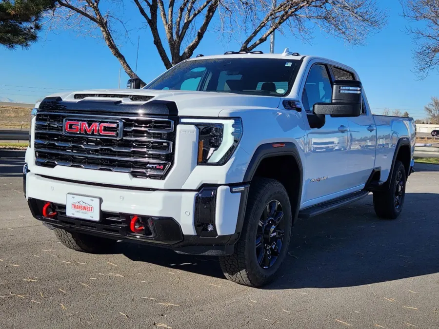 2025 GMC Sierra 3500HD AT4 | Photo 3 of 29