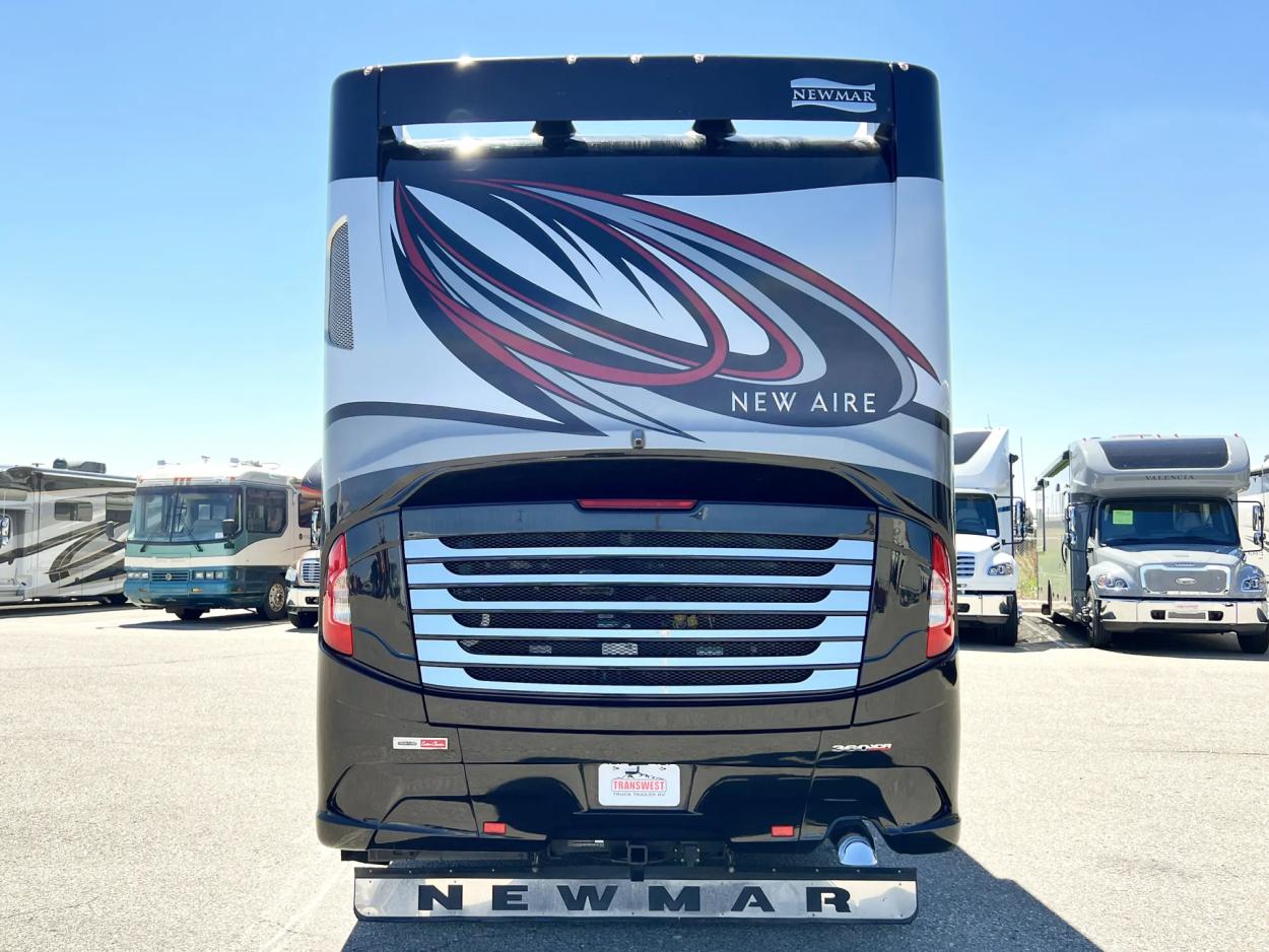 2019 Newmar New Aire 3341 | Photo 18 of 21