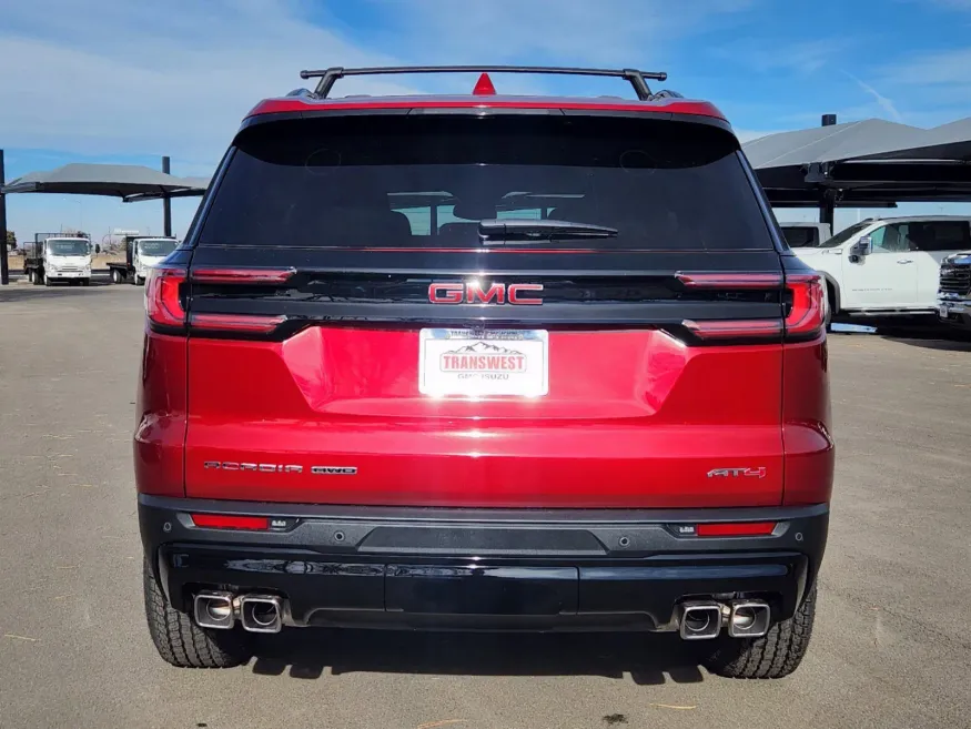 2025 GMC Acadia AWD AT4 | Photo 13 of 32