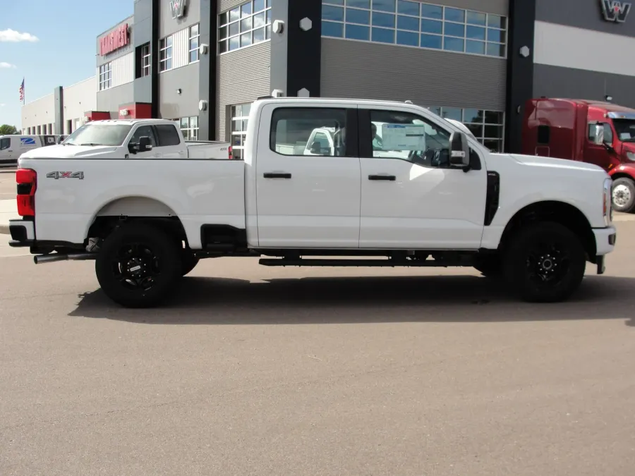 2024 Ford F-250 | Photo 6 of 13