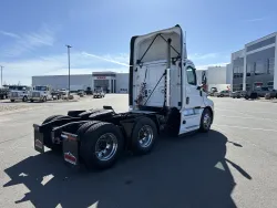 2020 Freightliner Cascadia 126 | Thumbnail Photo 5 of 16