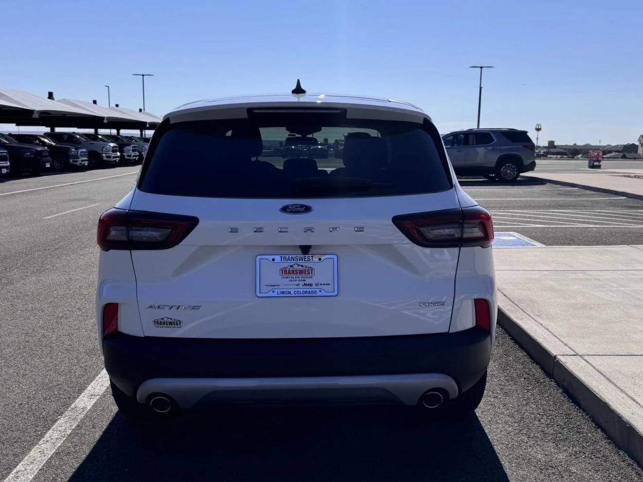 2023 Ford Escape Active | Photo 2 of 11