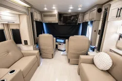 2025 Newmar London Aire 4569 | Thumbnail Photo 11 of 32