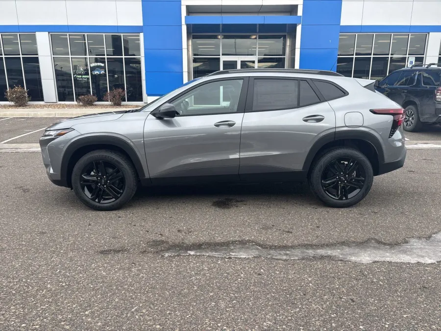 2025 Chevrolet Trax ACTIV | Photo 1 of 20