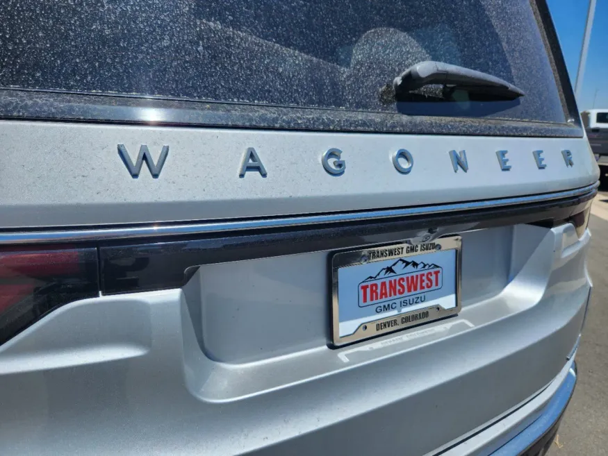 2022 Jeep Wagoneer Series II | Photo 14 of 29