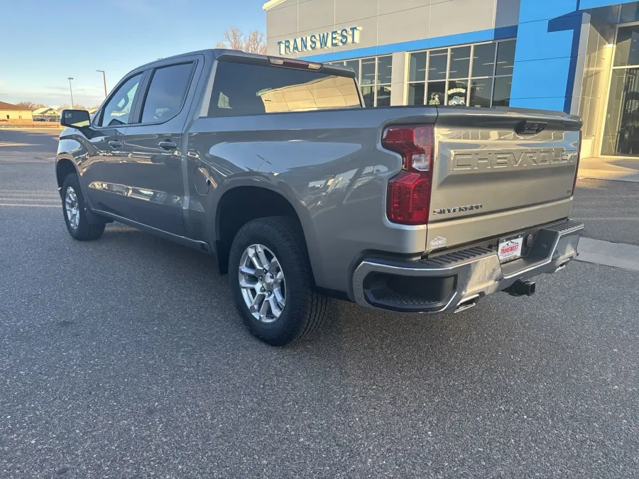 2025 Chevrolet Silverado 1500 LT | Photo 2 of 19