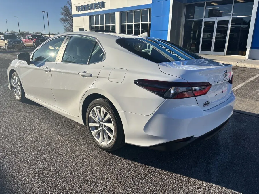 2024 Toyota Camry LE | Photo 2 of 20