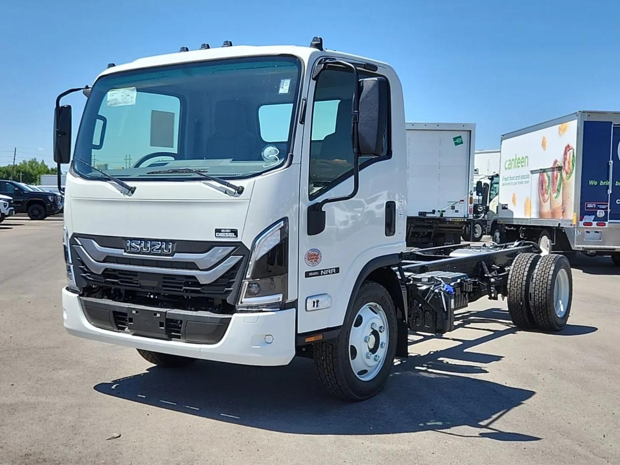 2025 Isuzu NRR DIESEL CAB CHASSIS 150 WHEELBASE | Photo 2 of 3