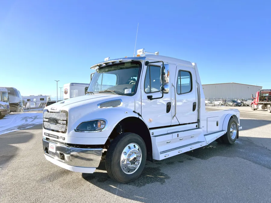 2023 Freightliner M2 106 Summit Hauler | Photo 1 of 26