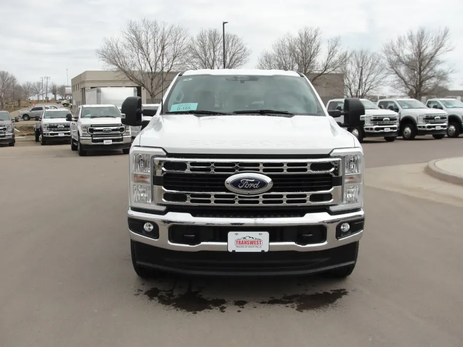 2024 Ford F-250 | Photo 8 of 13