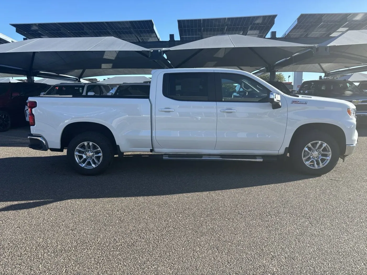 2025 Chevrolet Silverado 1500 LT | Photo 5 of 21