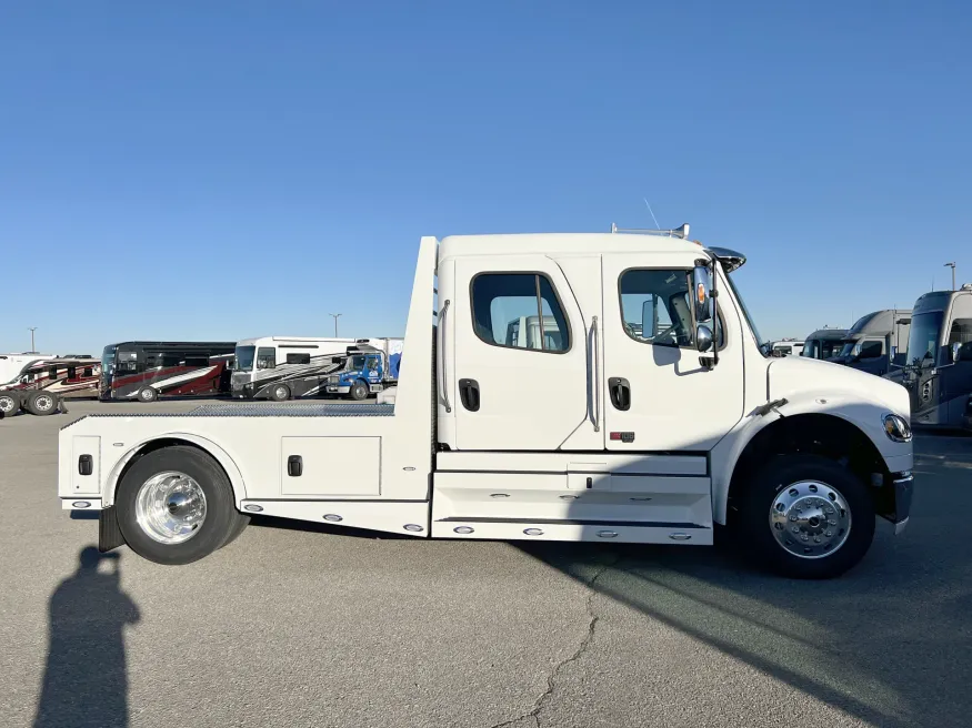 2024 Freightliner M2 106 Plus Summit Hauler | Photo 22 of 24