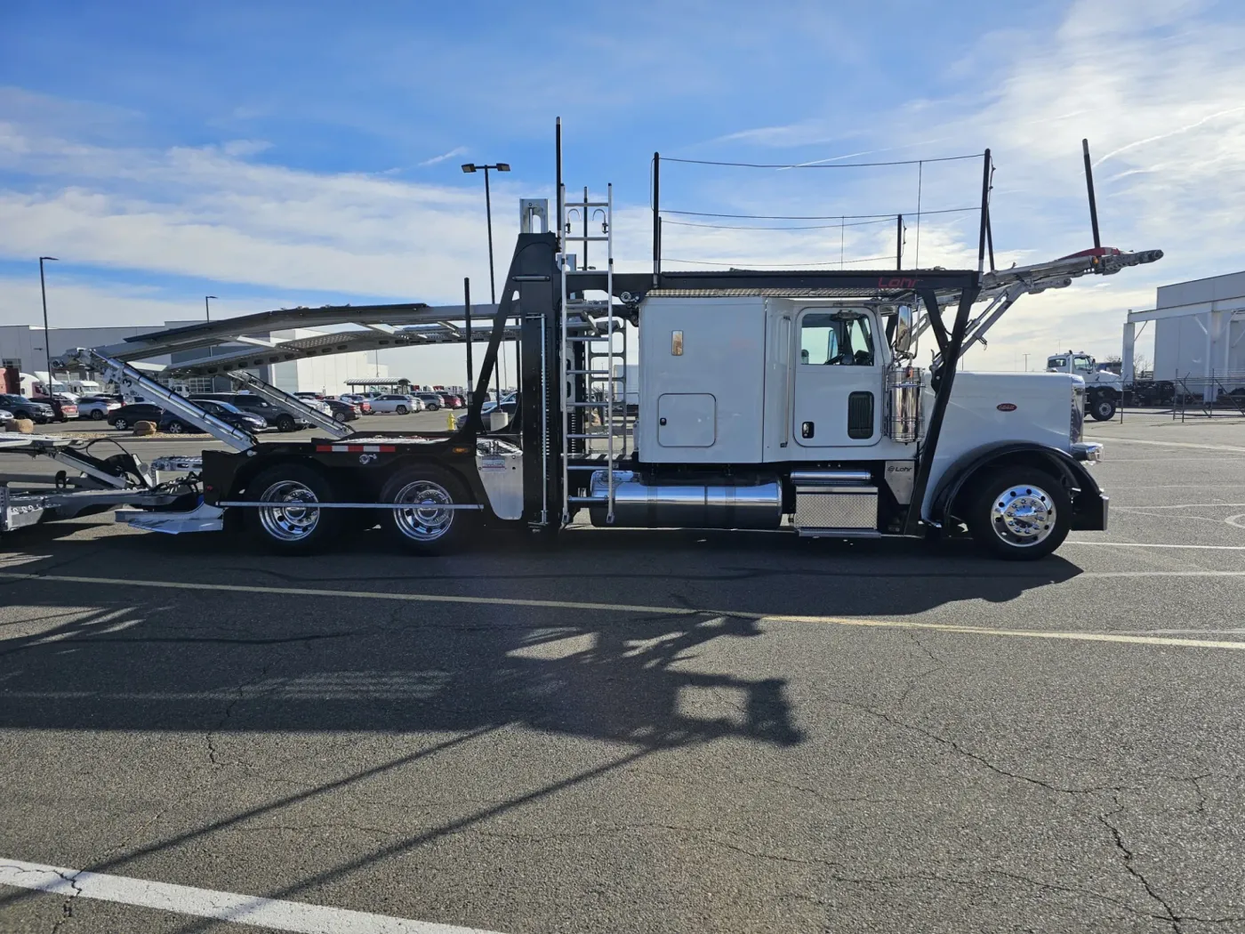 2024 Peterbilt 389 | Photo 4 of 37