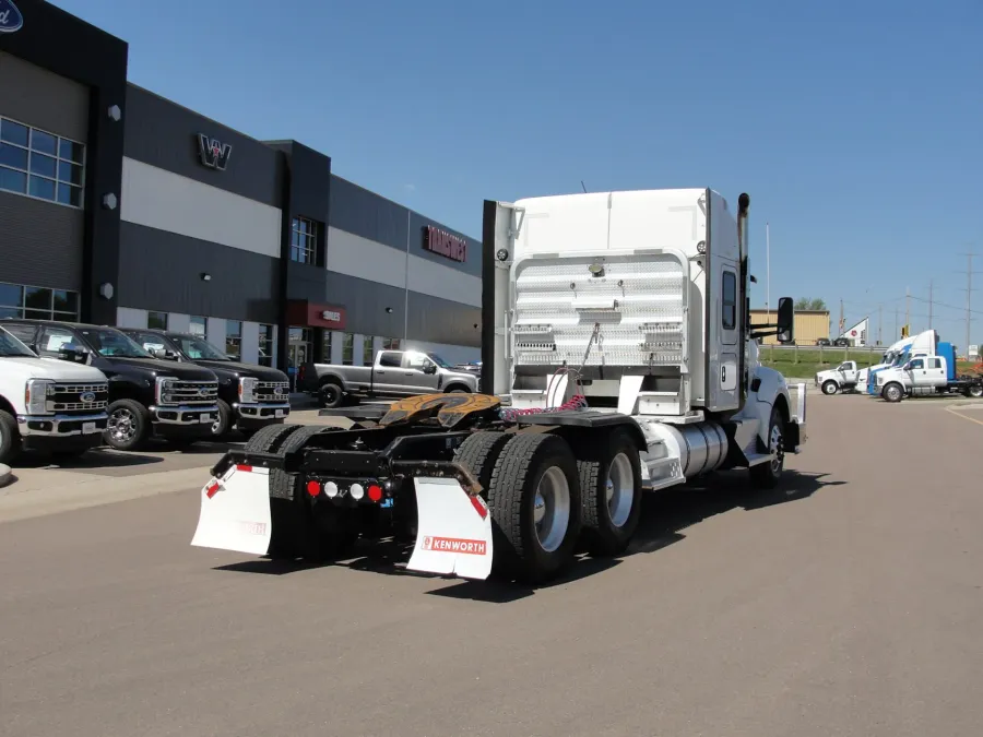 2017 Kenworth T880 | Photo 5 of 22