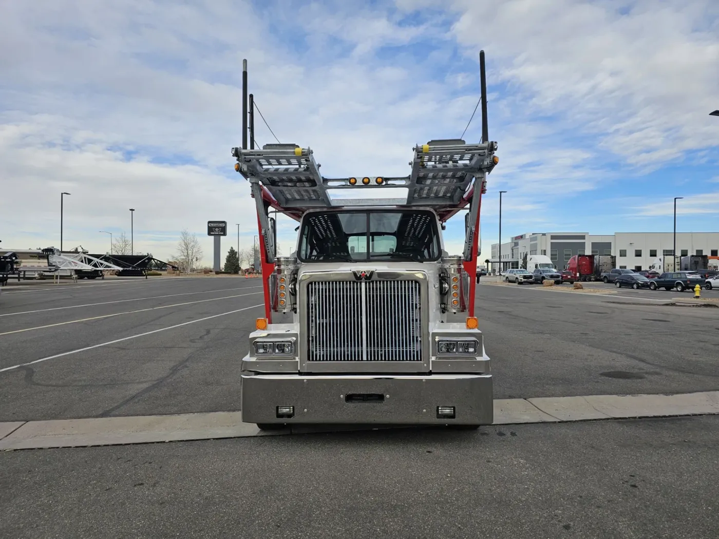 2022 Western Star 4900FA | Photo 2 of 34