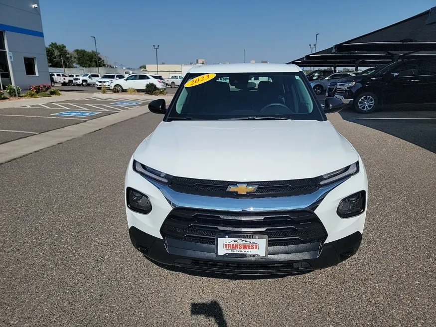 2023 Chevrolet Trailblazer LS | Photo 9 of 18