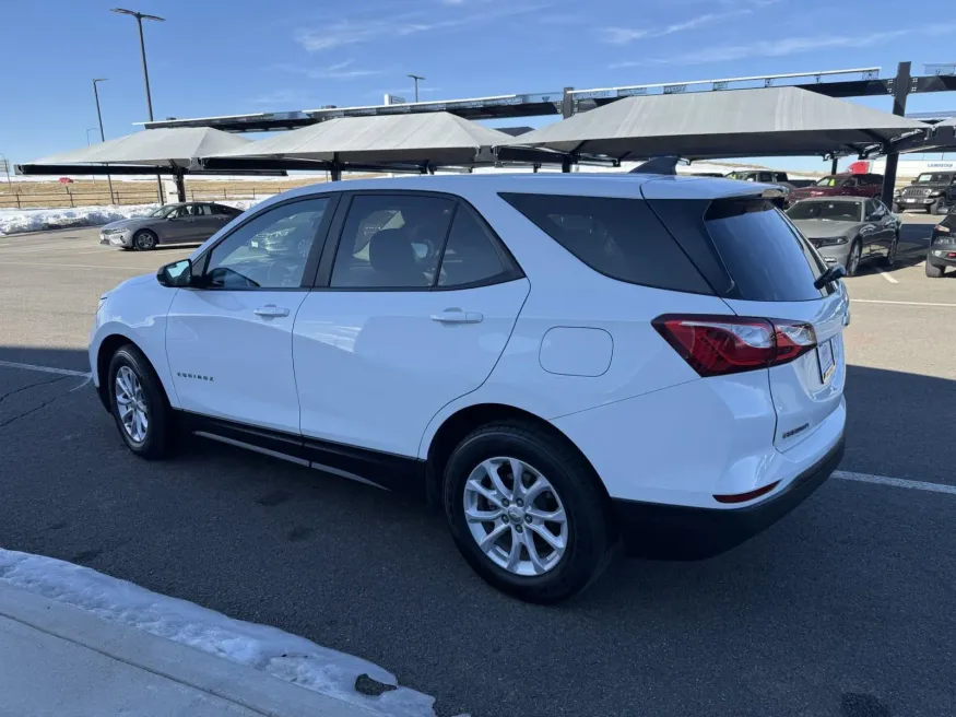 2021 Chevrolet Equinox LS | Photo 6 of 17