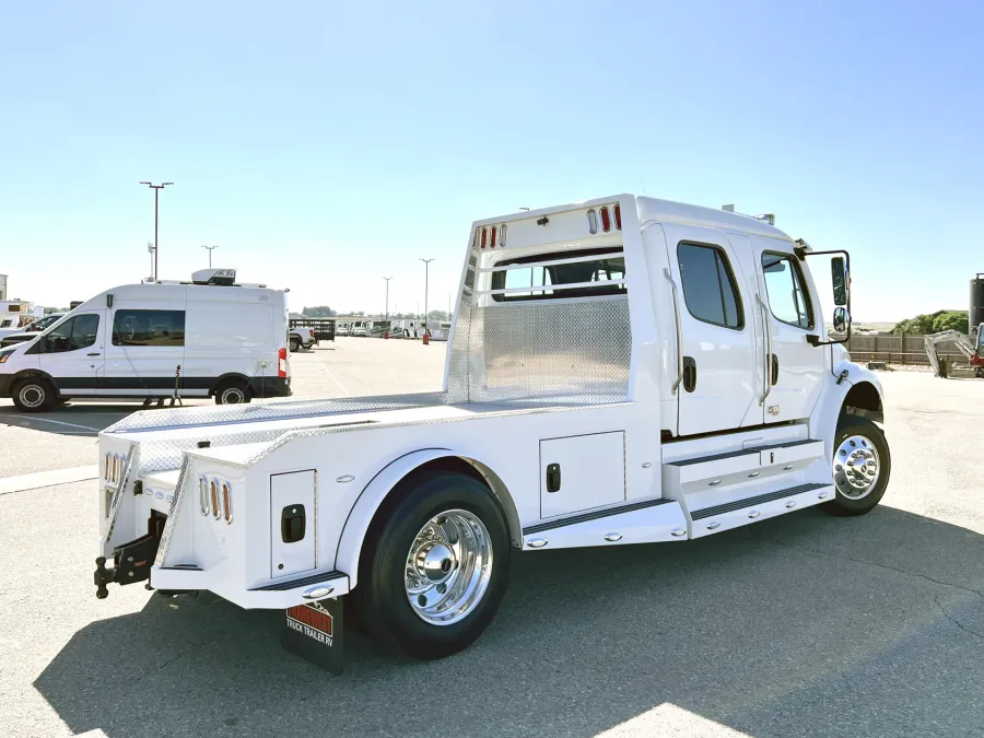 2024 Freightliner M2 106 Plus Summit Hauler | Photo 19 of 27