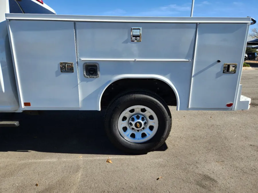 2022 Chevrolet Silverado 3500HD Work Truck | Photo 11 of 28