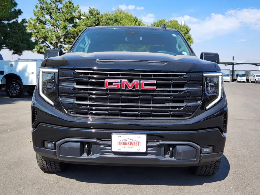 2025 GMC Sierra 1500 Elevation | Photo 4 of 29