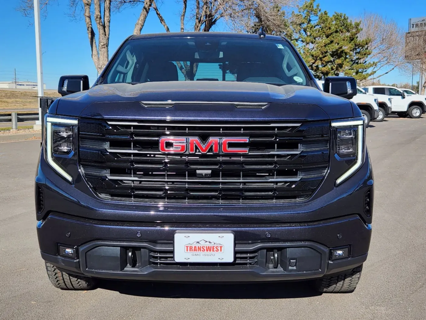 2025 GMC Sierra 1500 Elevation | Photo 4 of 31