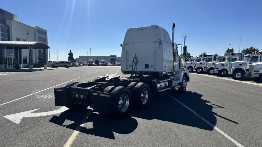 2020 Western Star 4900SA | Photo 5 of 21