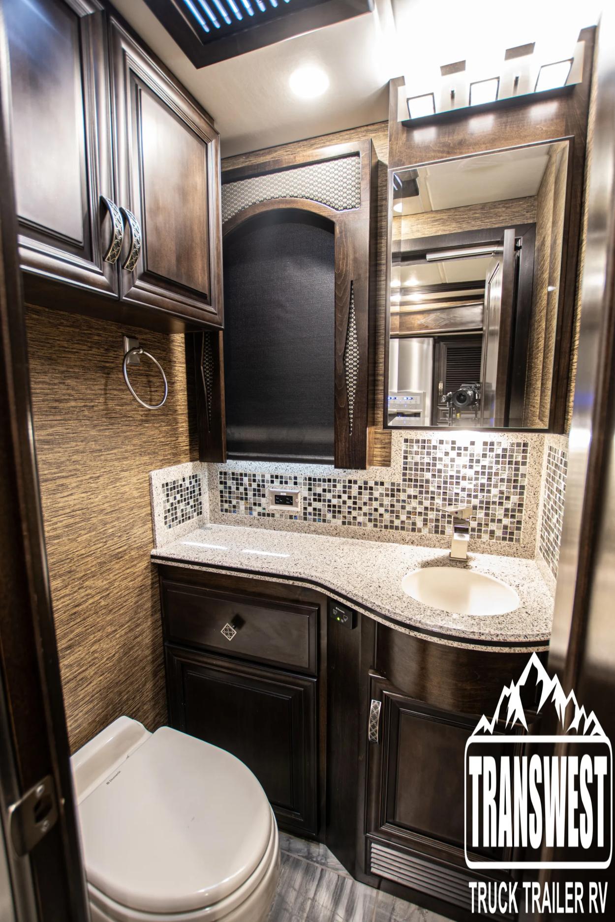 2015 Newmar London Aire 4503 | Photo 20 of 27