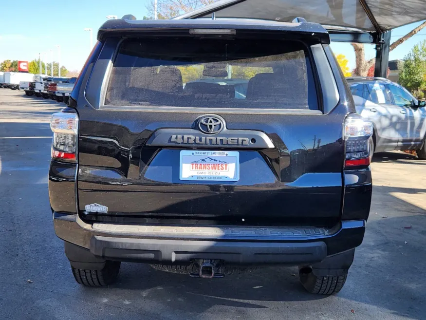 2019 Toyota 4Runner | Photo 12 of 31