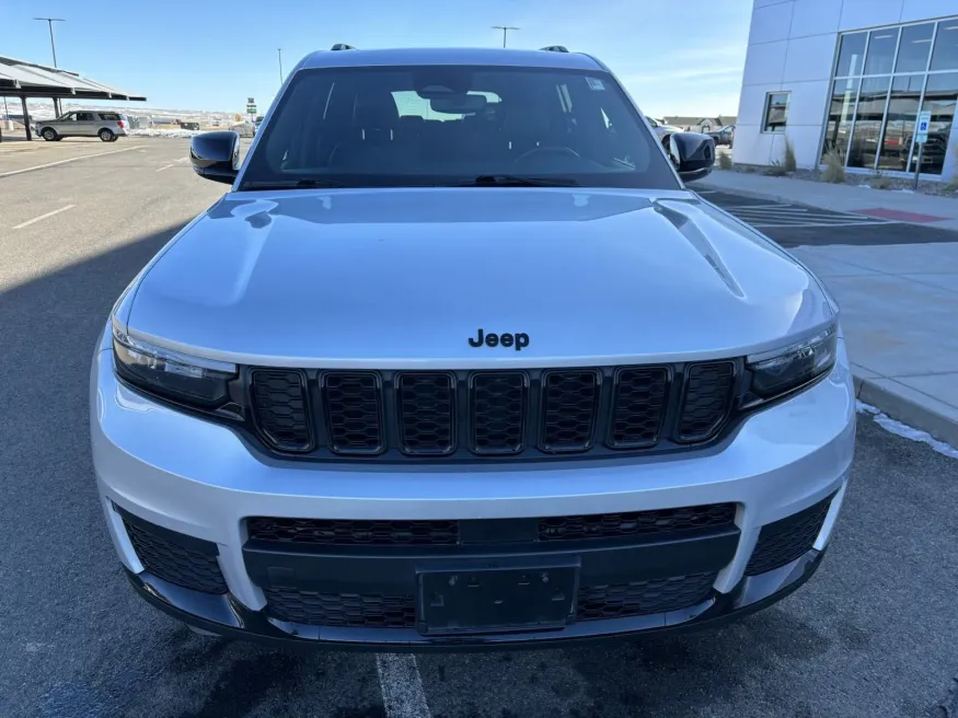 2021 Jeep Grand Cherokee L Altitude | Photo 2 of 18