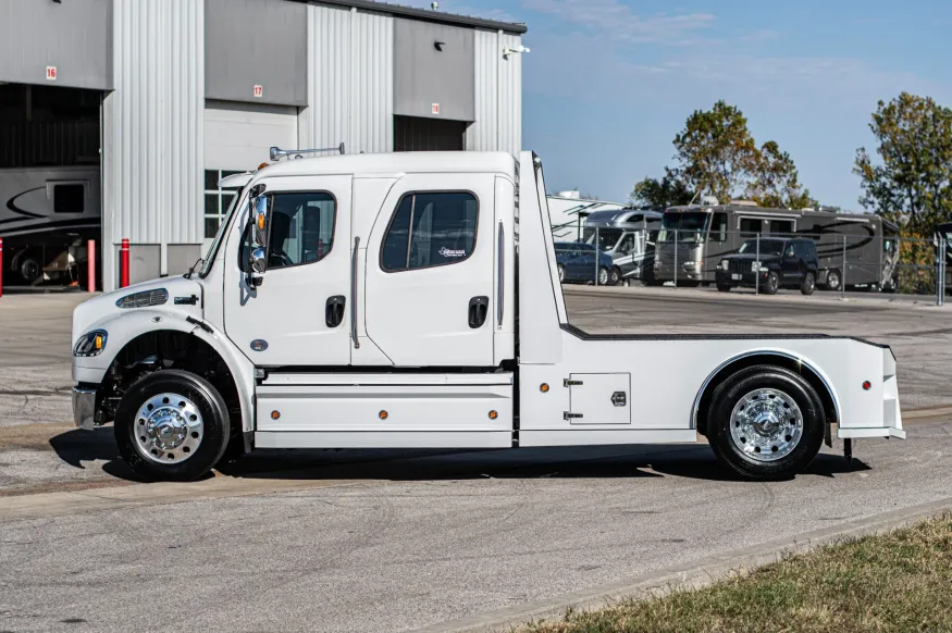 2023 Freightliner M2 106 Western Hauler | Photo 7 of 25