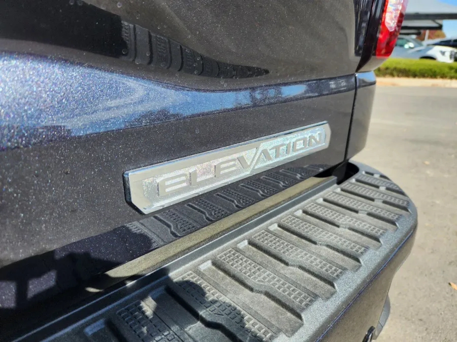 2025 GMC Sierra 1500 Elevation | Photo 14 of 31