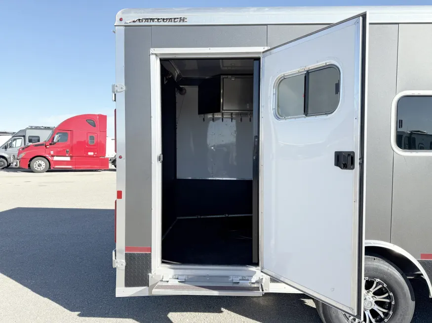 2019 Logan Coach Ultimate Sports Hauler | Photo 13 of 26