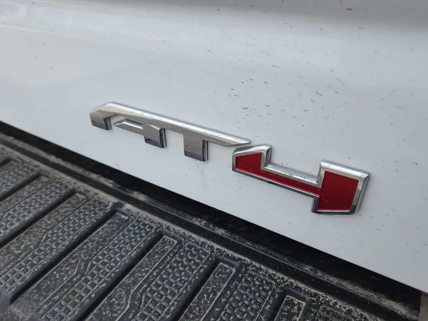 2021 GMC Sierra 1500 AT4 | Photo 15 of 27